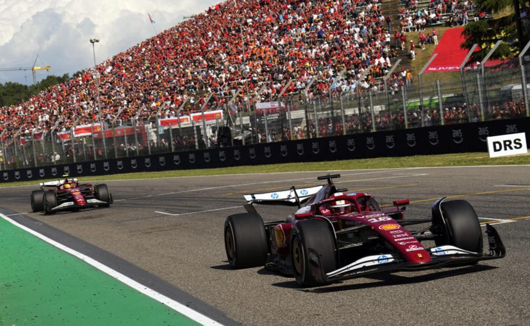 包含迈凯伦鏖战威廉姆斯，维斯塔潘点燃赛场的词条