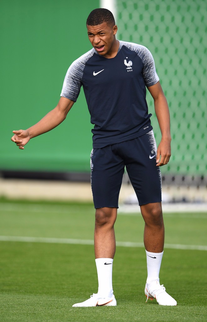 开云体育在线-法国队绝杀德国队，奥恰洛夫关键制胜