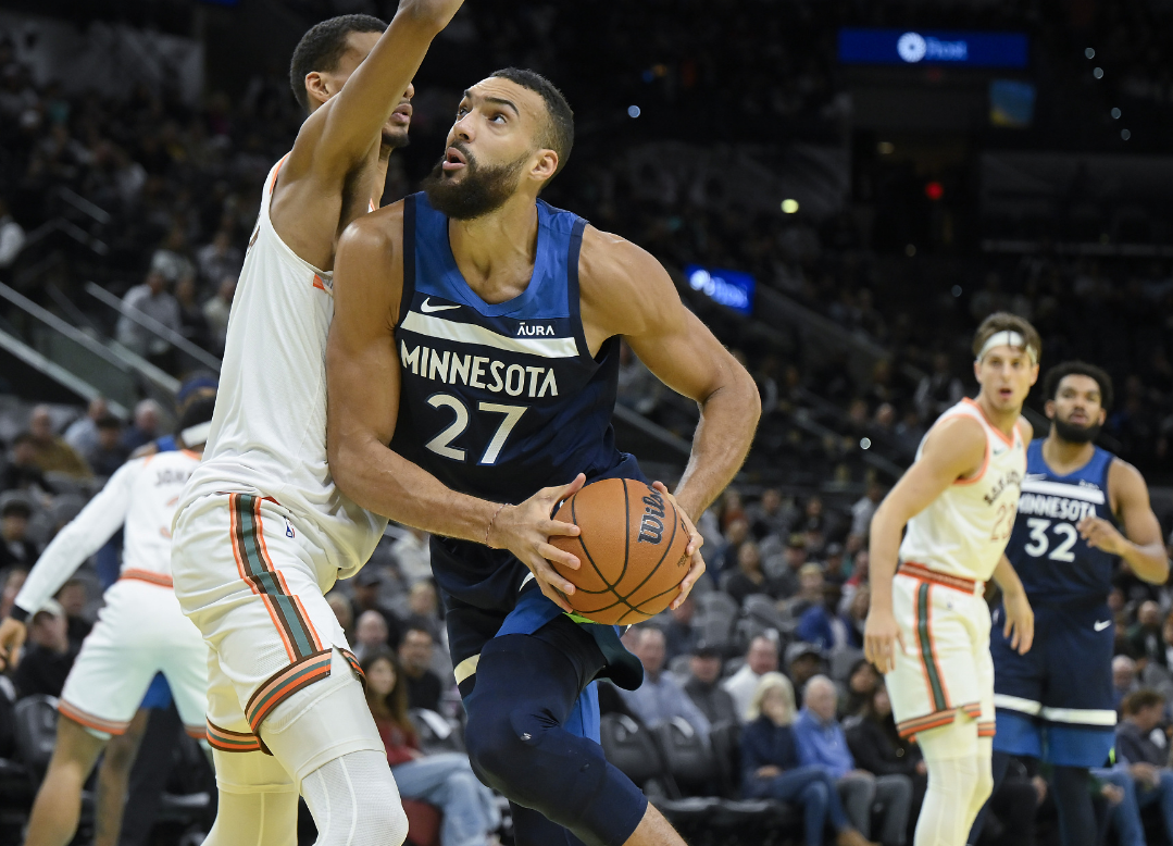 开云体育中国-马刺力克江苏队，戈贝尔统治全场