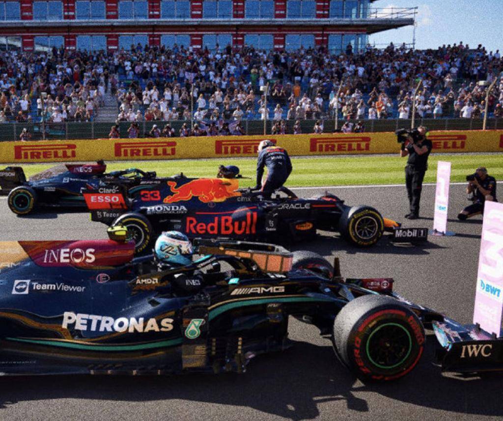 迈凯伦逆转阿斯顿马丁，汉密尔顿关键制胜